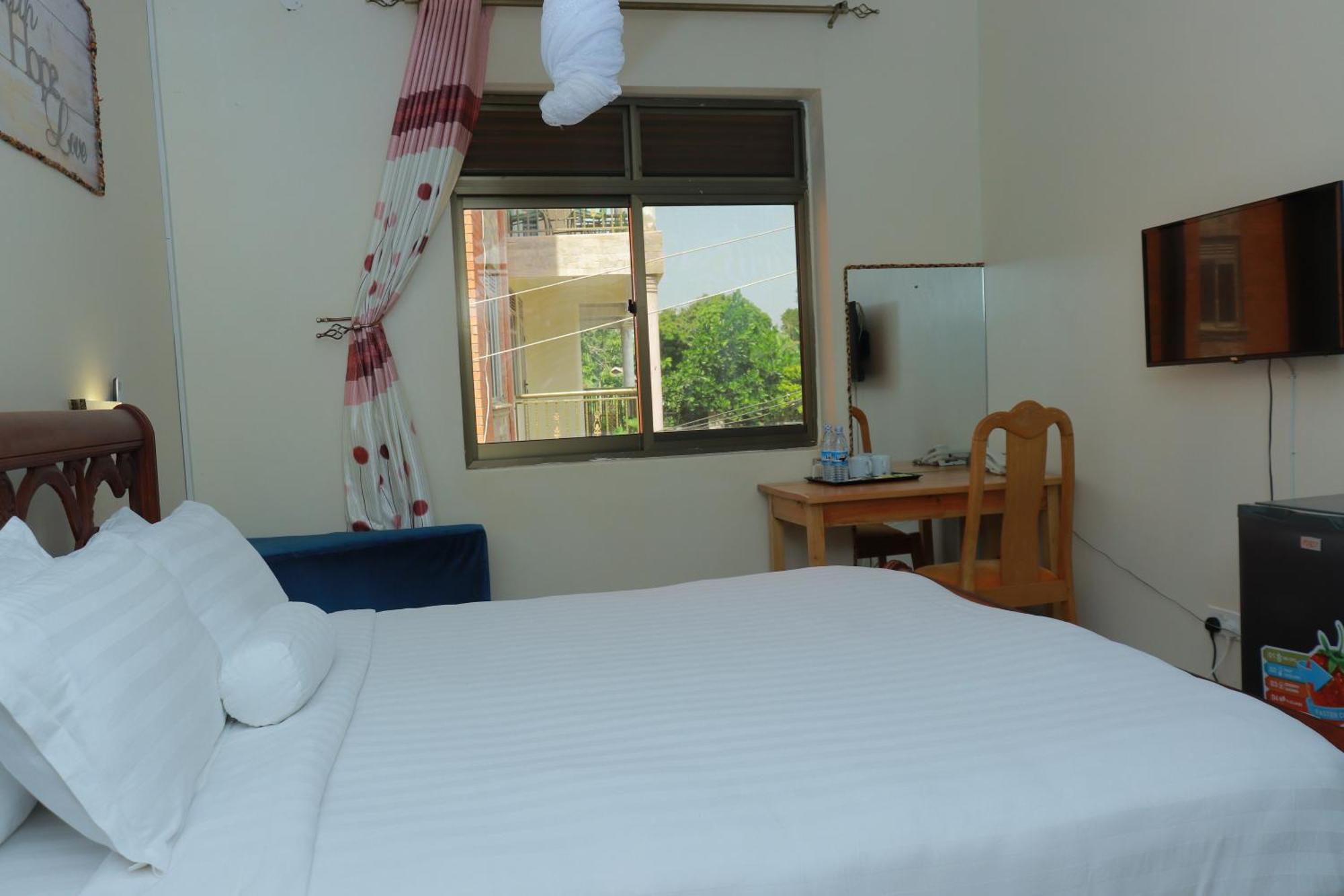 Mowicribs Hotel And Spa Энтеббе Экстерьер фото