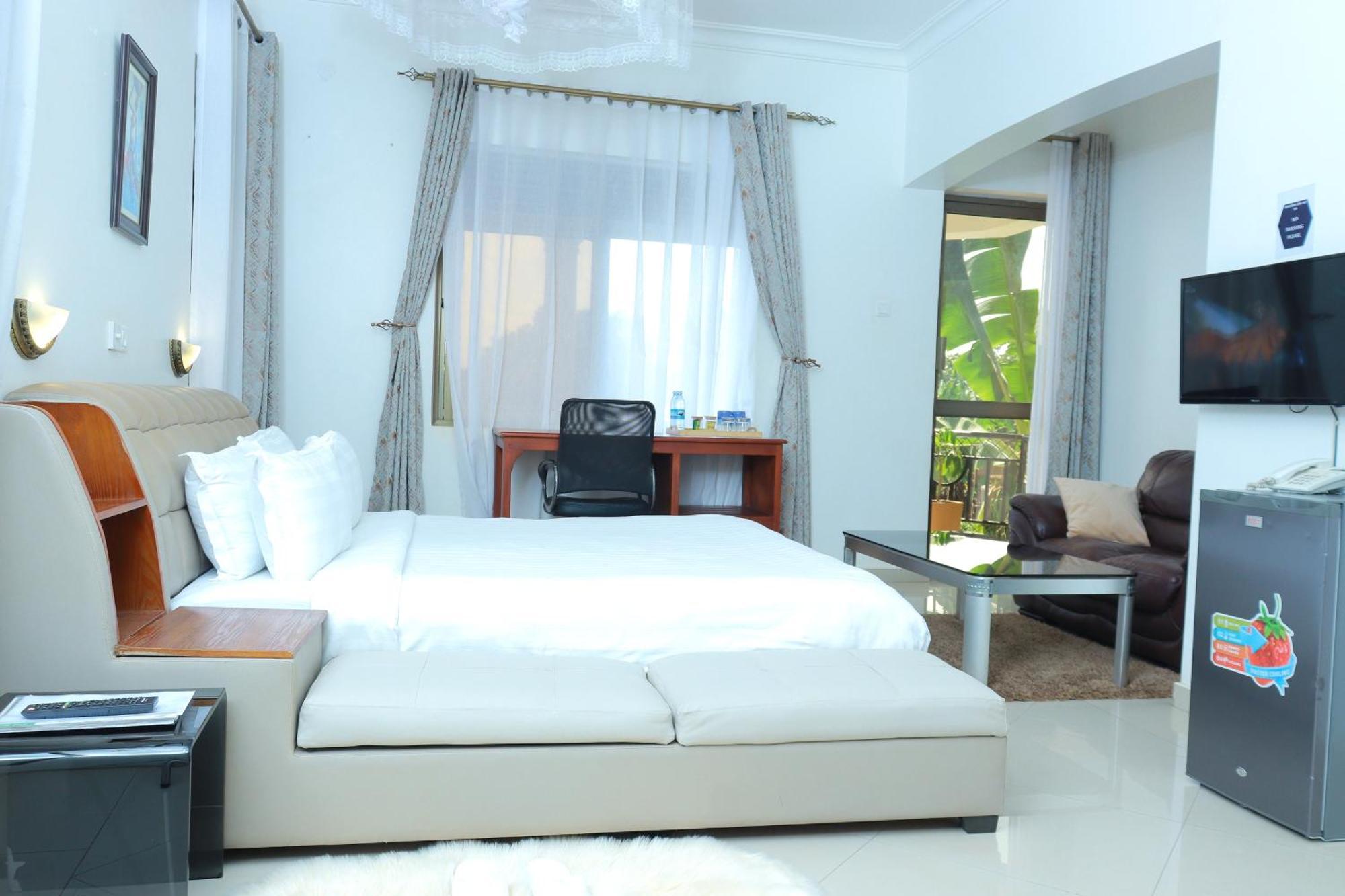 Mowicribs Hotel And Spa Энтеббе Экстерьер фото