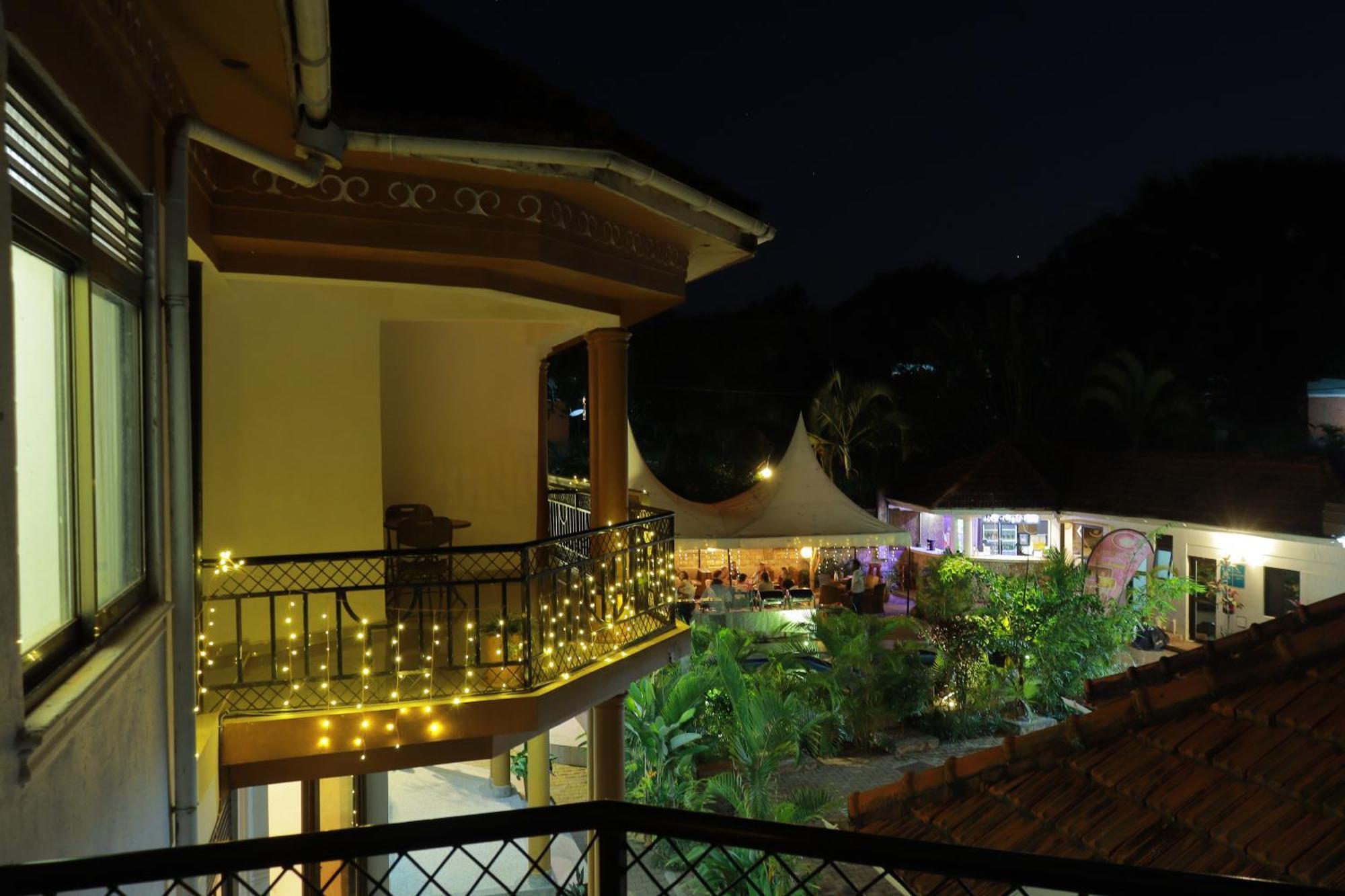 Mowicribs Hotel And Spa Энтеббе Экстерьер фото