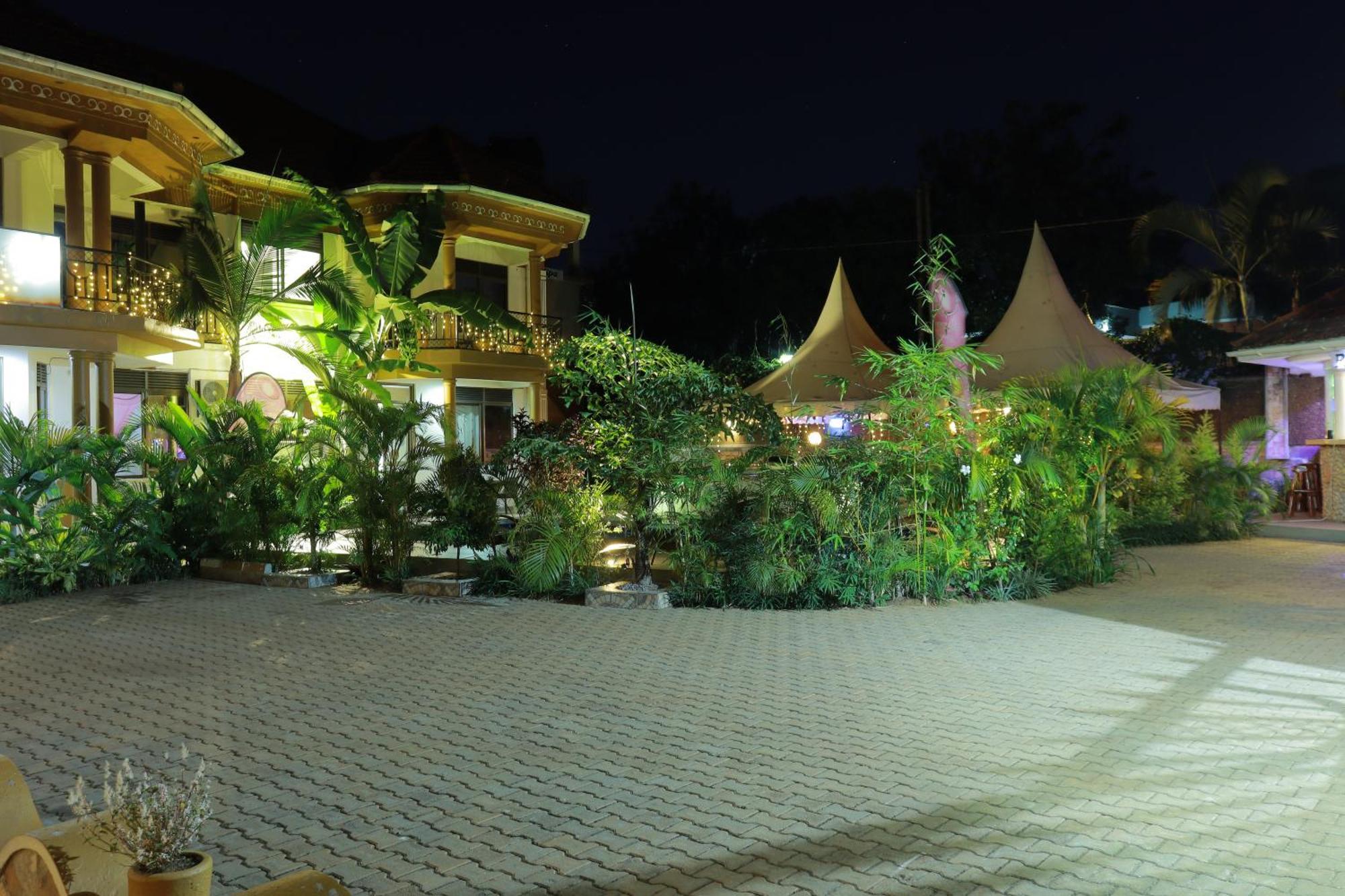 Mowicribs Hotel And Spa Энтеббе Экстерьер фото