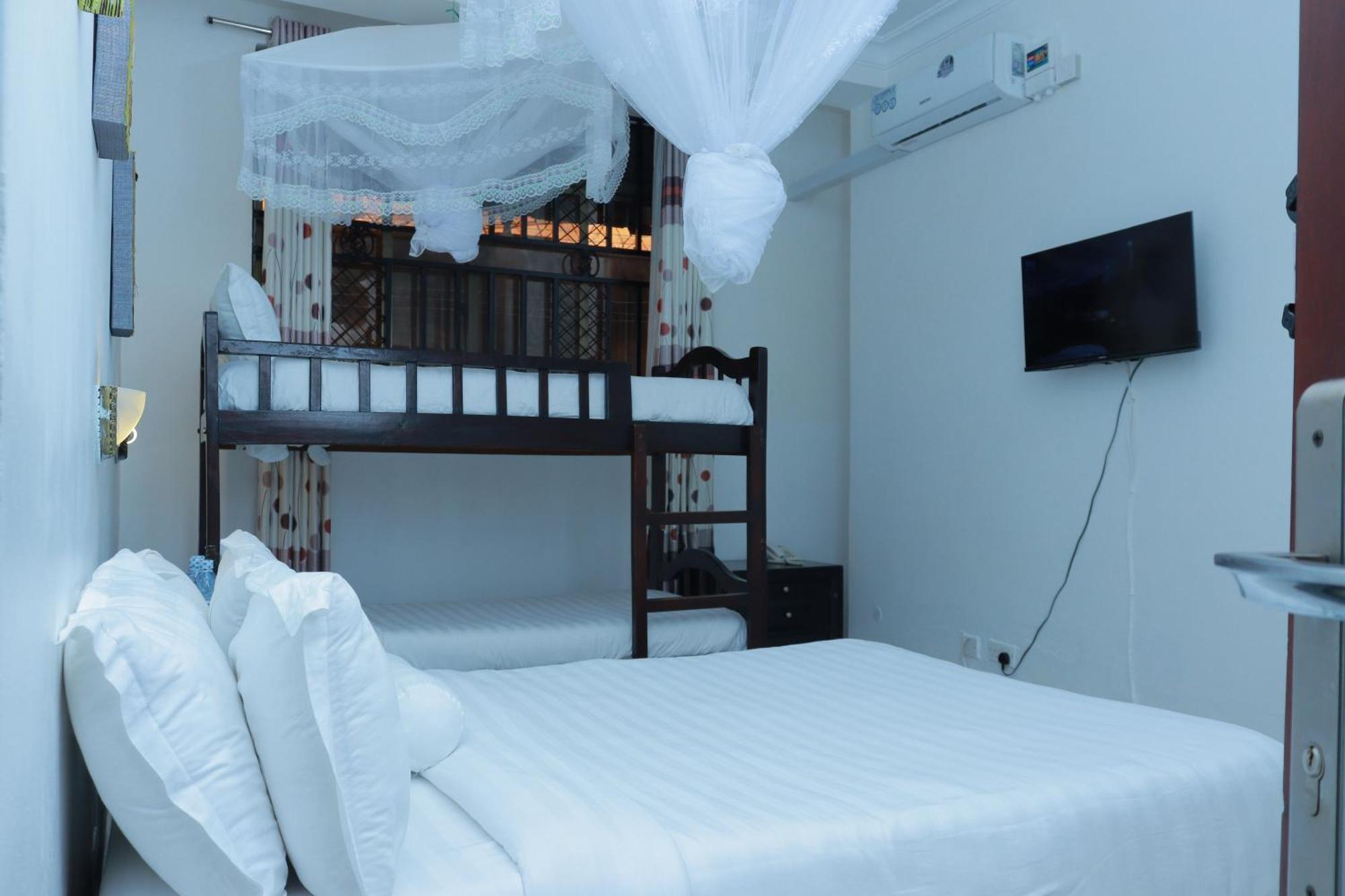 Mowicribs Hotel And Spa Энтеббе Экстерьер фото