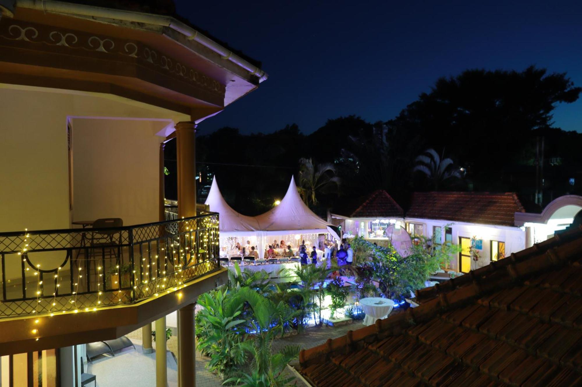 Mowicribs Hotel And Spa Энтеббе Экстерьер фото
