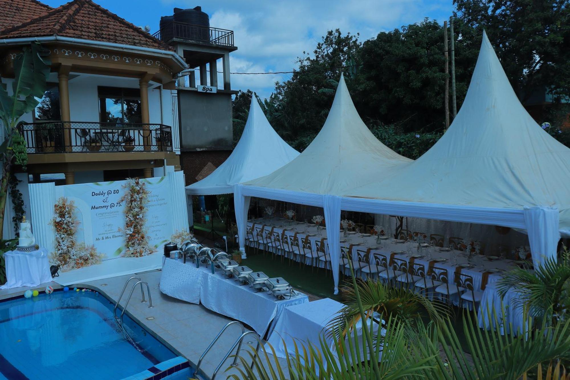 Mowicribs Hotel And Spa Энтеббе Экстерьер фото